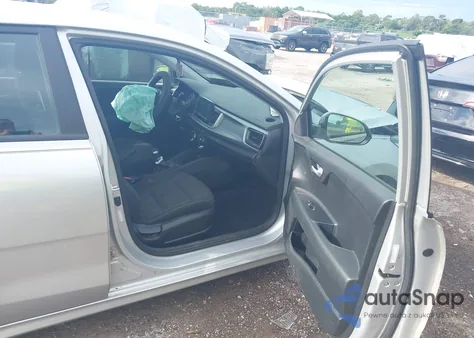 2020 Kia Rio S z USA, uszkodzony, nr VIN 3KPA24AD4LE354638